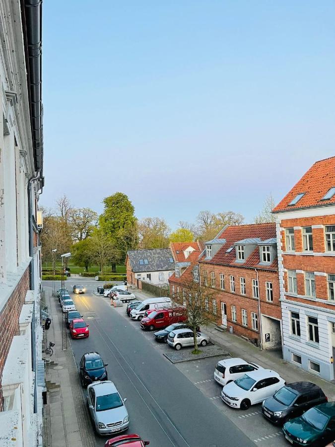 Scandinavian Apartment Hotel - Lunden 1 - Central 3 Bedroom Apartment On Two Floors Horsens Exterior photo
