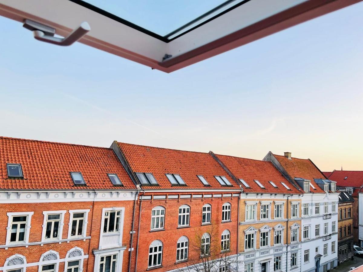 Scandinavian Apartment Hotel - Lunden 1 - Central 3 Bedroom Apartment On Two Floors Horsens Exterior photo